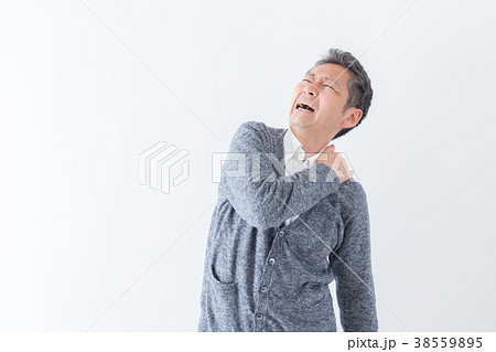 シニア 男性 肩こり シニア 男性 肩こり 38559895