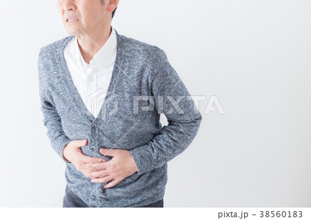 シニア　男性　腹痛 38560183