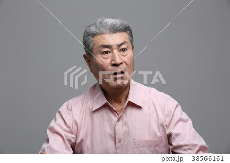 韓国人 中年 高齢者 38566161
