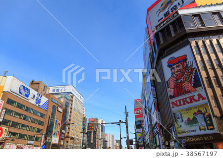 札幌　すすきの　街並み 38567197