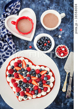 Heart shaped red velvet cake  38568004