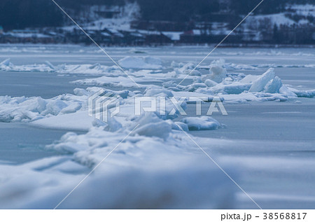 諏訪湖の御神渡り 38568817