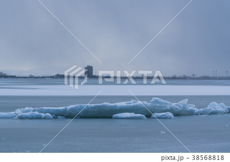 諏訪湖の御神渡り 38568818