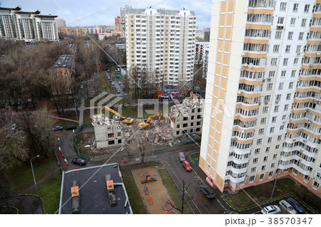 Demolition of an old house. Moscow, Russia 38570347