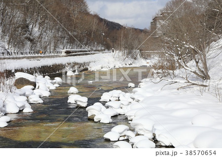 北湯沢・冬の白絹の床 38570654