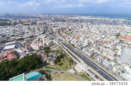 沖縄の街並み 空撮の写真素材