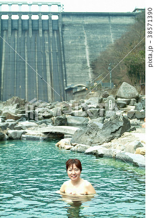 湯原温泉　砂湯　入浴 38571390