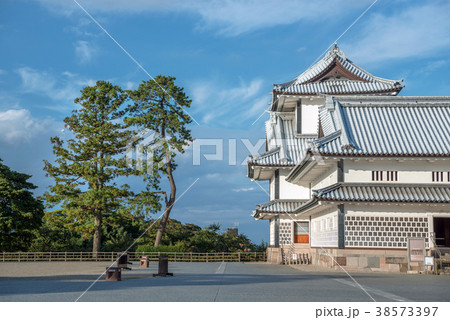 金沢城 五十間長屋の夕景 38573397