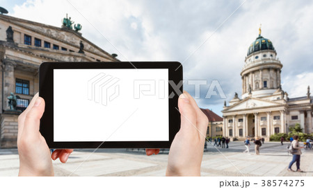 tourist photographs Gendarmenmarkt square 38574275