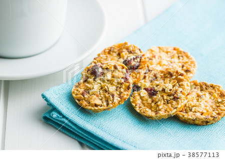 Oatmeal cookies, granola cookies. 38577113