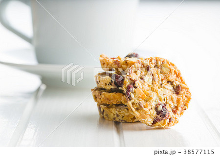 Oatmeal cookies, granola cookies. 38577115