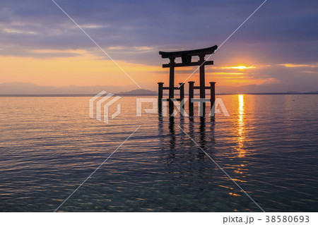 びわ湖の夜明け びわ湖の夜明け 38580693