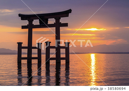 びわ湖の夜明け びわ湖の夜明け 38580694