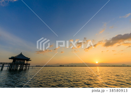 浮御堂の夜明け 38580913