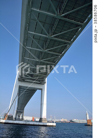 横浜港のベイブリッジ 38586706