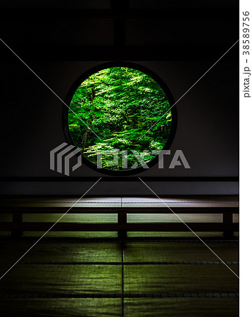 京都　源光庵　悟りの窓 38589756