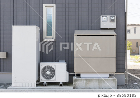 オール電化住宅　太陽光発電 蓄電システムを設置した住宅　イメージ 38590185