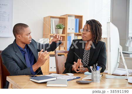 Brainstorming with Coworker 38591190