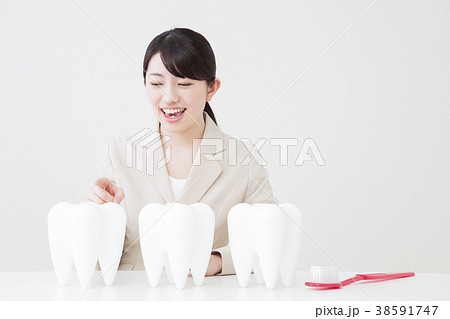 歯科 デンタル MS MR ビジネス 女性 ビジネスマン 歯科 デンタル MS MR ビジネス 女性 ビジネスマン 38591747