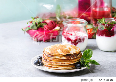 Pancakes with berries 38593030