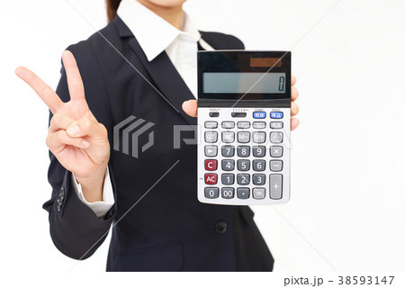 計算機を持つ女性 38593147