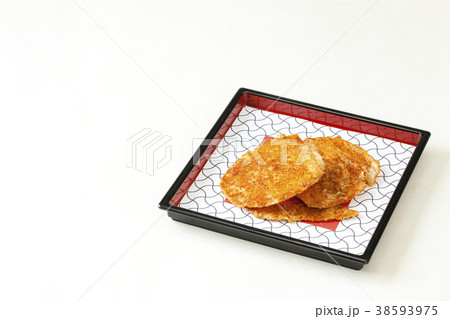 日本のお菓子　せんべい　おかき 38593975