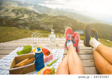 Legs of traveler couple 38595087