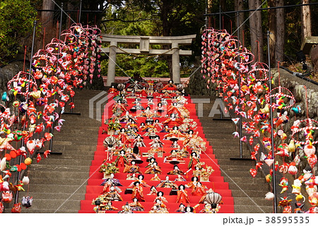 《静岡県》素盞嗚（スサノオ）神社雛段飾り 38595535