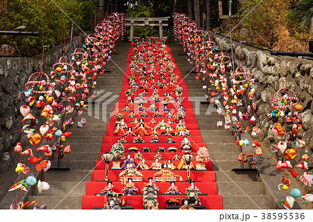 《静岡県》素盞嗚（スサノオ）神社雛段飾り 38595536