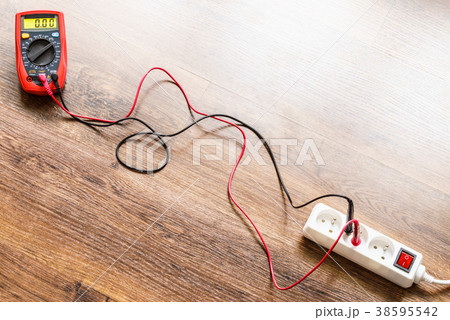 Measurement voltage in electrical socket with multimeter Measurement voltage in electrical socket with multimeter 38595542