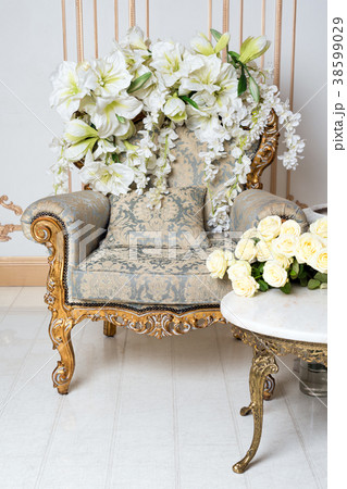 Luxurious vintage interior in the aristocratic Luxurious vintage interior in the aristocratic 38599029
