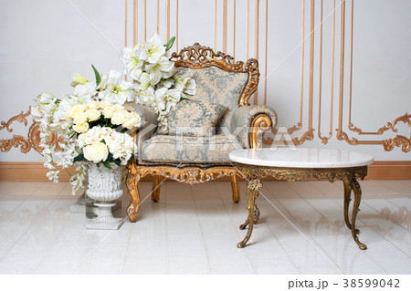 Luxurious vintage interior in the aristocratic 38599042
