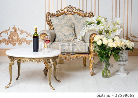 Luxurious vintage interior in the aristocratic 38599068