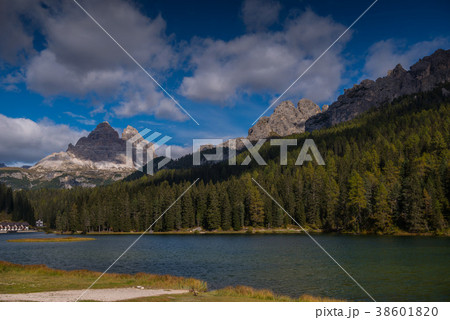 lago di misurina, south tyrol, italien dolomites lago di misurina, south tyrol, italien dolomites 38601820