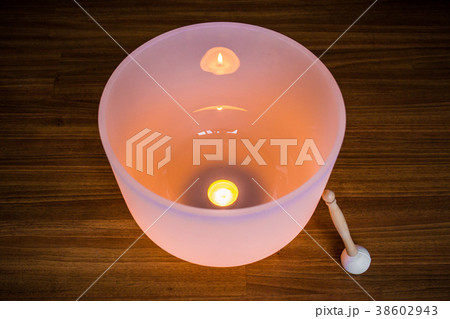 Big crystal singing bowl solo close up 38602943