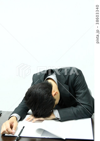残業・疲労・ストレス 【男性会社員】 残業・疲労・ストレス 【男性会社員】 38603340