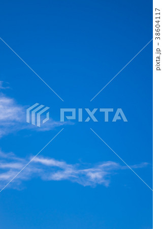 3月の空と雲 縦 3月の空と雲 縦 38604117