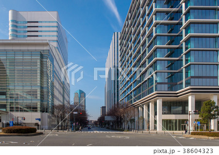 パシフィコ横浜から見たみなとみらいの街並み 38604323