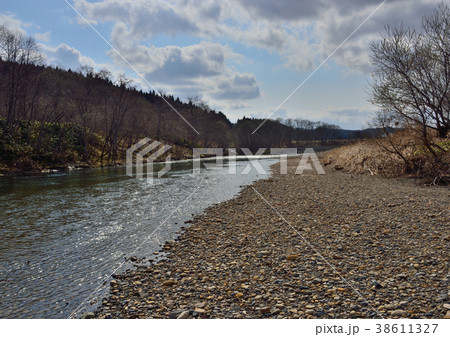 川のある風景 38611327
