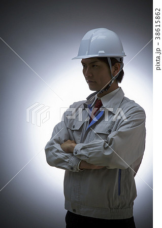 ビジネス 建設 建築 製造 不動産 男性 ビジネスマン ビジネス 建設 建築 製造 不動産 男性 ビジネスマン 38615862