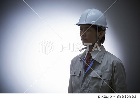 ビジネス 建設 建築 製造 不動産 男性 ビジネスマン ビジネス 建設 建築 製造 不動産 男性 ビジネスマン 38615863