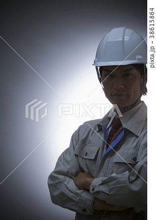 ビジネス 建設 建築 製造 不動産 男性 ビジネスマン ビジネス 建設 建築 製造 不動産 男性 ビジネスマン 38615864