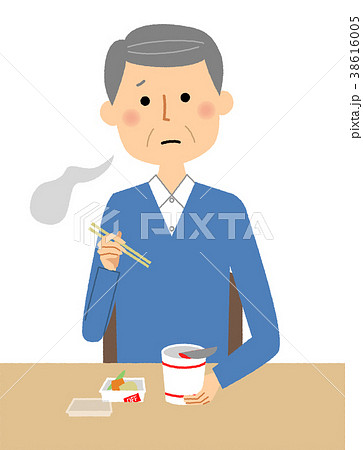 シニア男性　おじいちゃん　カップ麺 38616005