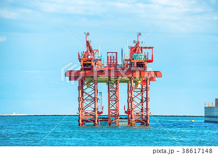 Oil drilling platform offshore 38617148