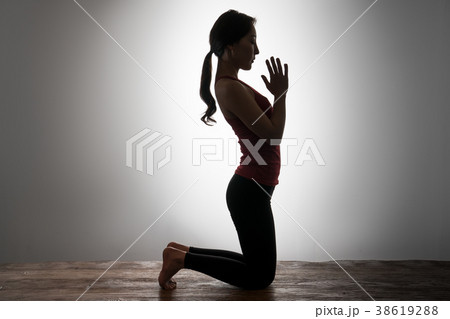 ピラティス 女性 女 38619288