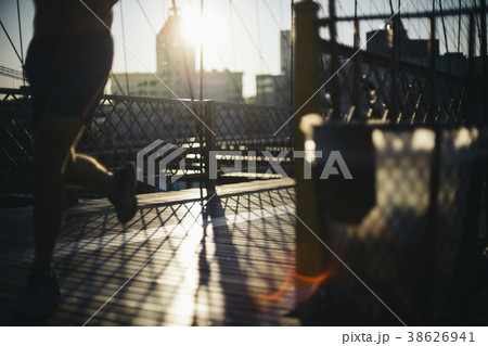 朝焼けのマラソン 38626941