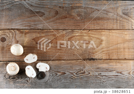 Fresh white mushrooms champignon  38628651