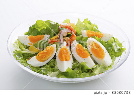 ゆで卵の野菜サラダ ゆで卵の野菜サラダ 38630738