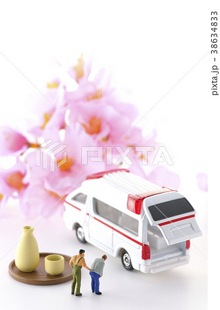 飲みすぎ注意 38634833