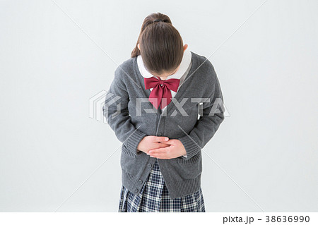 おじぎする女子学生 おじぎする女子学生 38636990
